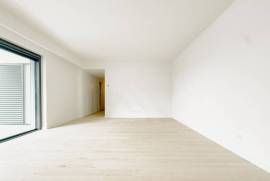 Apartamento T2 nas Avenidas Novas em Condomínio Fechado