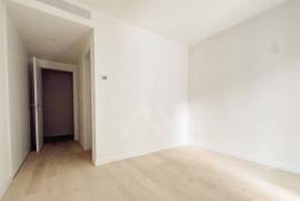 Apartamento T2 nas Avenidas Novas em Condomínio Fechado