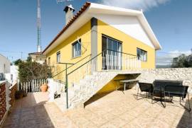 Moradia T4 em Alcabideche com Terraço e Garagem Moradia T4 em Alcabideche com Terraço e Garagem