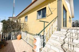 Moradia T4 em Alcabideche com Terraço e Garagem Moradia T4 em Alcabideche com Terraço e Garagem