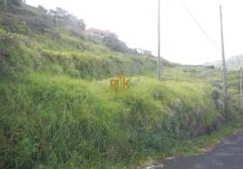 Plot of land with 939 m2, panoramic views over the city and the sea