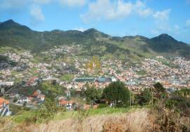 Plot of land with 939 m2, panoramic views over the city and the sea