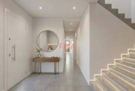 NEW 4 bedroom villa with pool and 200m²