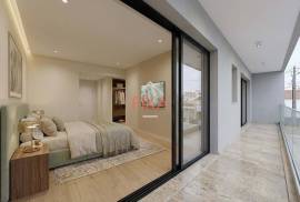 NEW 4 bedroom villa with pool and 200m²