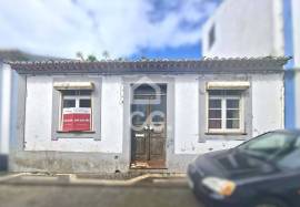 House to recover - Santa Luzia