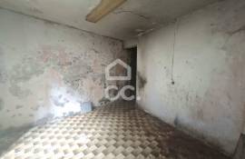 House to recover - Santa Luzia