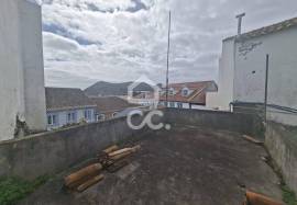 House to recover - Santa Luzia