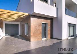 3+1 bedroom villa as new with pool and premium finishes in Vila Viçosa