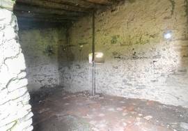 Investment in the natural environment: 45 ha estate with buildings and rural tourist potential