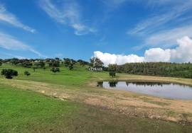 Investment in the natural environment: 45 ha estate with buildings and rural tourist potential