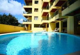 4 bedroom apartment in condominium with pool and gym
