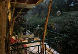 4 bedroom apartment in condominium with pool and gym