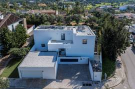 Contemporary 4-Bedroom Luxury Villa with Private Pool and Garden in Almancil
