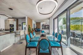 Contemporary 4-Bedroom Luxury Villa with Private Pool and Garden in Almancil