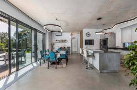 Contemporary 4-Bedroom Luxury Villa with Private Pool and Garden in Almancil