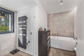 Contemporary 4-Bedroom Luxury Villa with Private Pool and Garden in Almancil