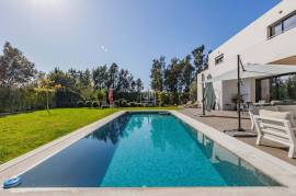 Contemporary 4-Bedroom Luxury Villa with Private Pool and Garden in Almancil