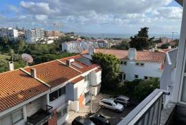 Renovated 2 Bedroom Apartment – Cascais