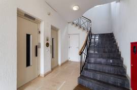 Premium 1 Bedroom Apartment in Estoril – Furnished