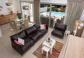 LUXURIOUS 3+1 BEDROOM VILLA WITH POOL AND PRIVATE GARAGE SITUATED IN CORREEIRA IN ALBUFEIRA LUXURIOUS 3+1 BEDROOM VILLA WITH POOL AND PRIVATE GARAGE SITUATED IN CORREEIRA IN ALBUFEIRA