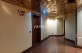 Banking office with 44 m2 on the 6th floor of a building located in Chiado, Lisbon