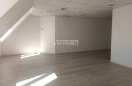 Banking office with 44 m2 on the 6th floor of a building located in Chiado, Lisbon