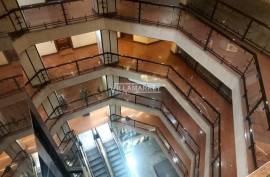 Banking office with 44 m2 on the 6th floor of a building located in Chiado, Lisbon