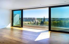 2 Bedroom Apartment in Luxury Development with Swimming Pool, Vilamoura