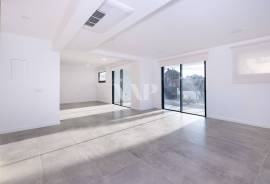 Renovated 8 Bedroom Villa with Pool for Yearly Rental in Vilamoura Renovated 8 Bedroom Villa with Pool for Yearly Rental in Vilamoura