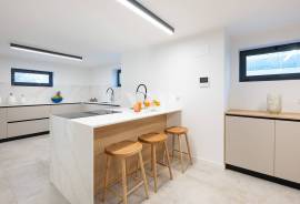 Renovated 8 Bedroom Villa with Pool for Yearly Rental in Vilamoura Renovated 8 Bedroom Villa with Pool for Yearly Rental in Vilamoura