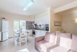 3 bedroom apartment 300m from the beach, Quarteira