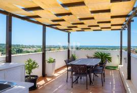 2 bedroom apartment with exclusive rooftop with sea view, Vilamoura