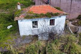 Ruin with Stunning Sea Views – Excellent Reconstruction Opportunity in Ribeira Brava