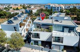 Tavira Centre – Contemporary 3 bed Villa with Private Pool & Rooftop Summer Lounge
