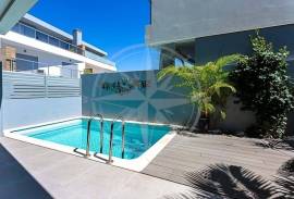 Tavira Centre – Contemporary 3 bed Villa with Private Pool & Rooftop Summer Lounge
