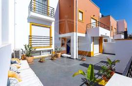 Exceptional 4 bed Villa with Private Pool & Sea-View Terrace in Tavira Exceptional 4 bed Villa with Private Pool & Sea-View Terrace in Tavira