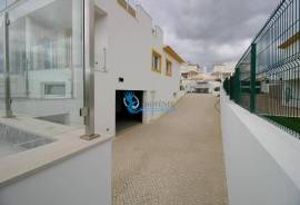 Exclusive Modern 3 Bedroom Villa with Pool and Elevator – Albufeira