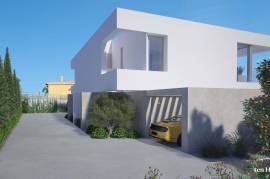 3 bedroom semi-detached luxury villa with sea views within walking distance of the centre of Praia da Luz