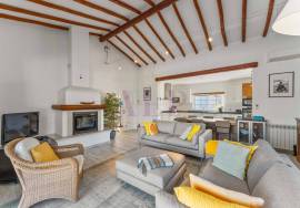3 Bedroom Single-Storey Villa with Pool Near Boavista, Lagos