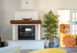 3 Bedroom Single-Storey Villa with Pool Near Boavista, Lagos