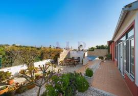3 Bedroom Single-Storey Villa with Pool Near Boavista, Lagos