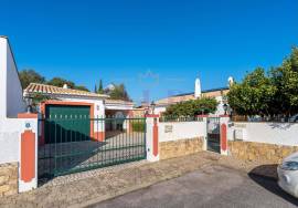 3 Bedroom Single-Storey Villa with Pool Near Boavista, Lagos