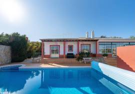 3 Bedroom Single-Storey Villa with Pool Near Boavista, Lagos