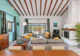 3 Bedroom Single-Storey Villa with Pool Near Boavista, Lagos
