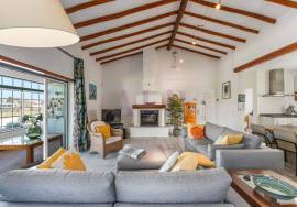 3 Bedroom Single-Storey Villa with Pool Near Boavista, Lagos