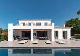 Sítio dos Quartos – Modern 4-Bedroom Villa with Saltwater Pool & Prime Location