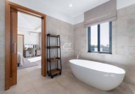 Sítio dos Quartos – Modern 4-Bedroom Villa with Saltwater Pool & Prime Location