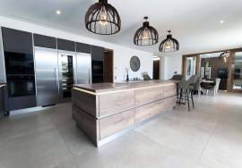 Sítio dos Quartos – Modern 4-Bedroom Villa with Saltwater Pool & Prime Location
