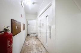 3 bedroom apartment with good areas located on Avenida 25 de Abril in Portimão 3 bedroom apartment with good areas located on Avenida 25 de Abril in Portimão