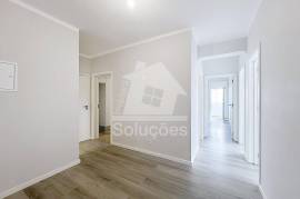 3 bedroom apartment with good areas located on Avenida 25 de Abril in Portimão 3 bedroom apartment with good areas located on Avenida 25 de Abril in Portimão